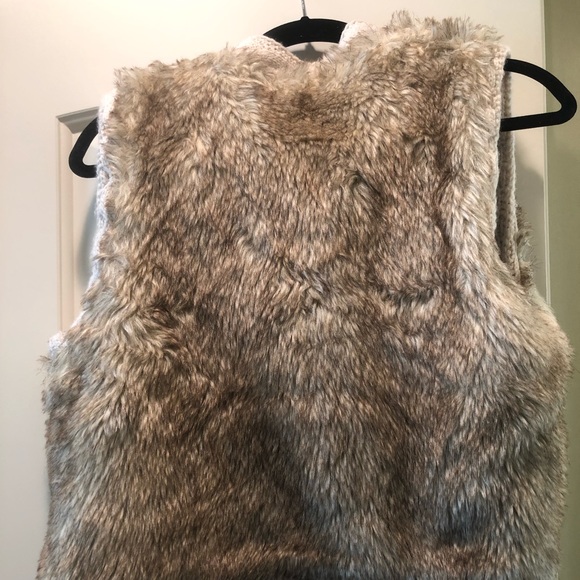 Vest - Picture 3 of 4